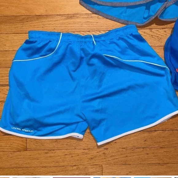 Women’s Under Armour Heat Gear Shorts - Picture 3 of 8